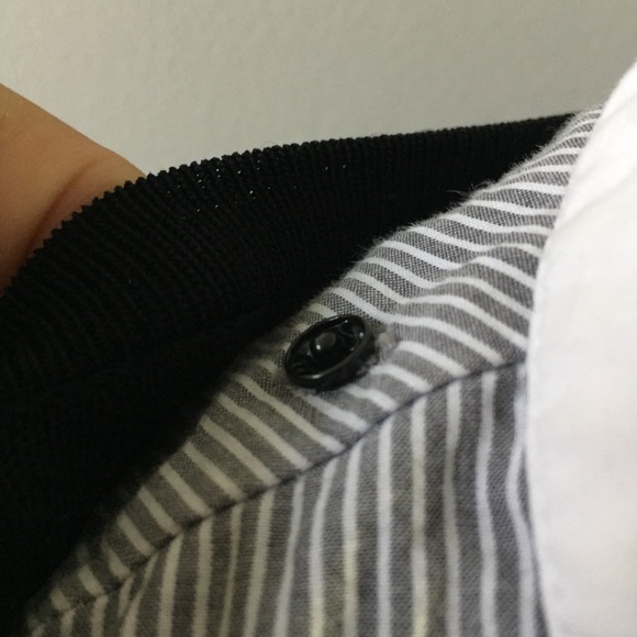 RW&CO Women's Black Top with detachable Collar - Picture 8 of 12